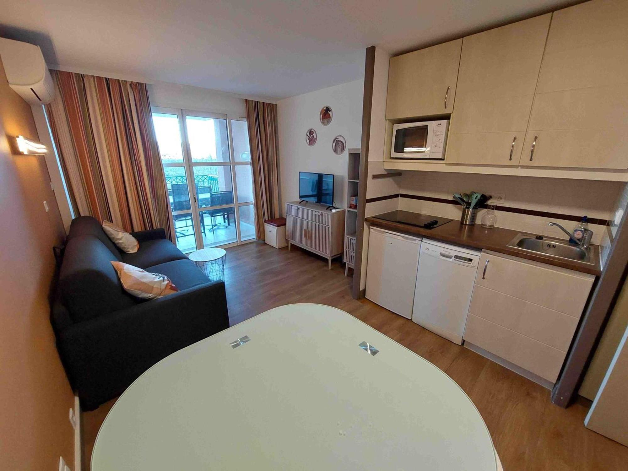 Cap Esterel Appartement Climatise Dans Le Centre Du Village Vacances Drammont Exterior foto