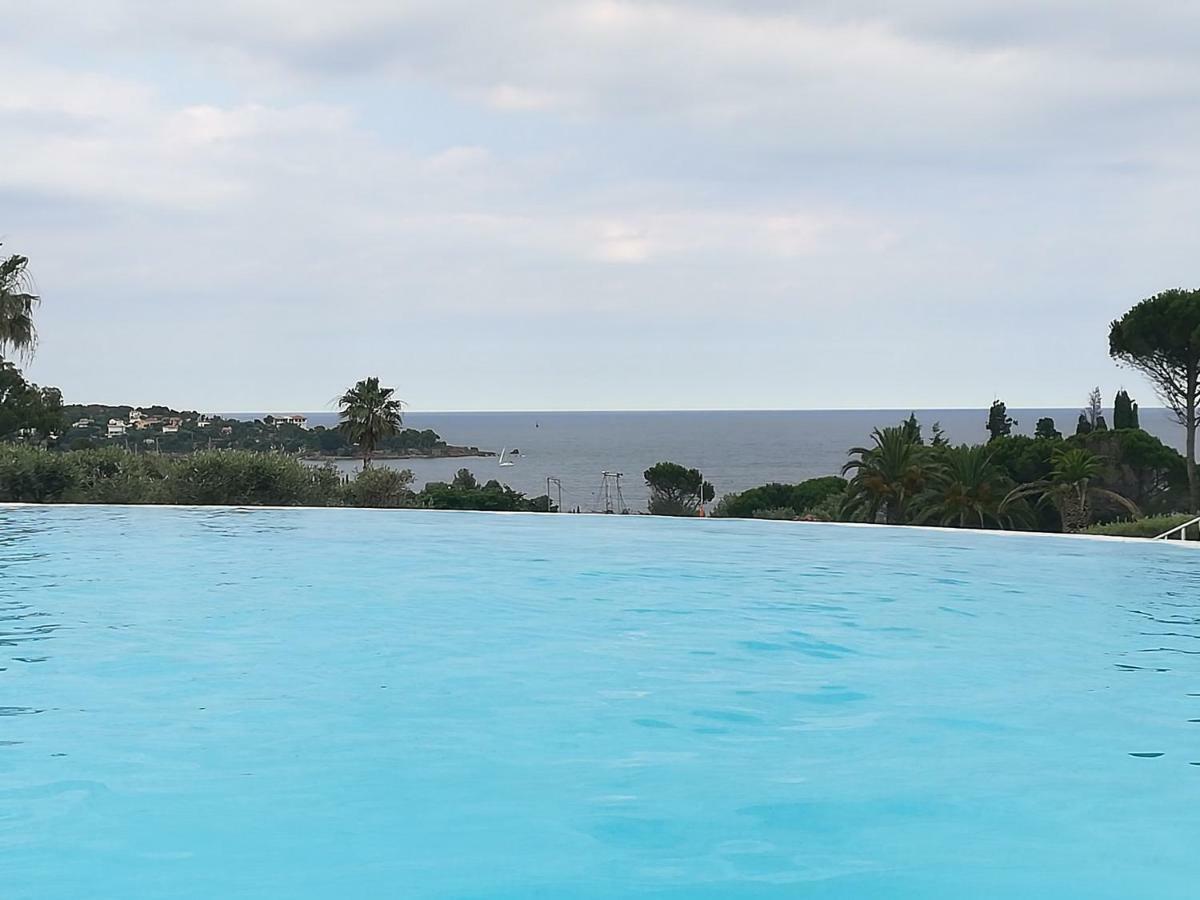 Cap Esterel Appartement Climatise Dans Le Centre Du Village Vacances Drammont Exterior foto